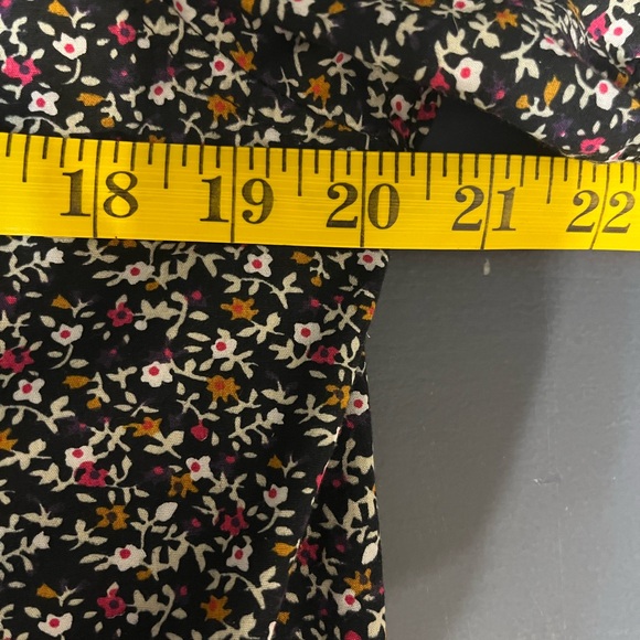 RVCA Black Floral Pattern Shirt - Picture 8 of 8